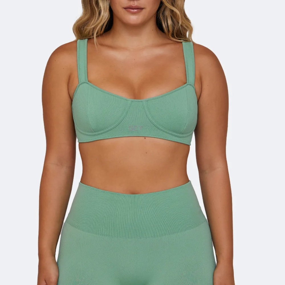 SET ACTIVE SCULPTFLEX® CONTOUR BRA - LIBERTY & SCULPTFLEX® LEGGINGS - LIBERTY.